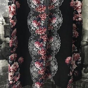 Sleeveless, fun dress with Peter Pan collar!